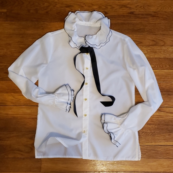 Tops - Vintage ruffled blouse with bow EUC